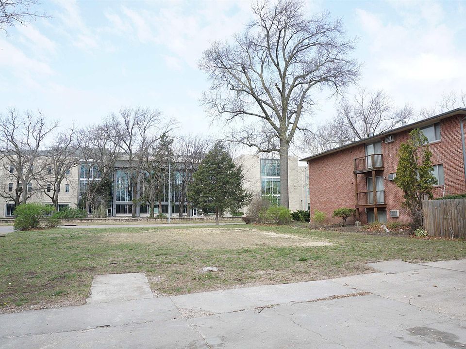 1st image of 1000 N Manhattan Ave