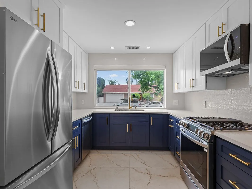 4 bed, 2.5 bath, 1711 sqft, $4,995 — Photo 4