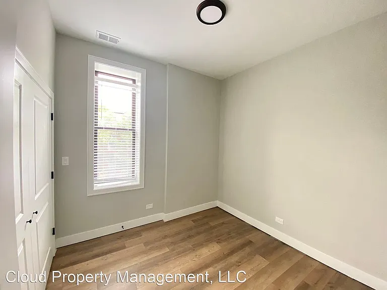 2401 S Homan Ave #2F — Photo 5