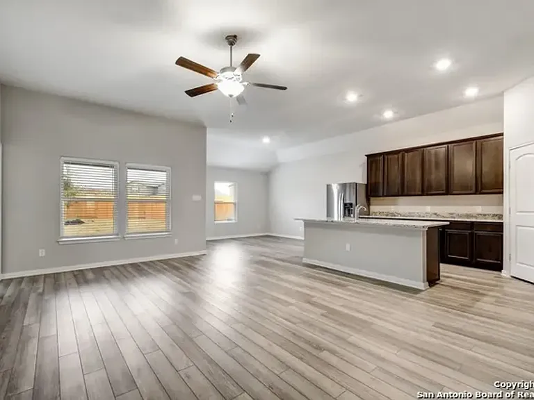 9330 Bennett Frst — Photo 3