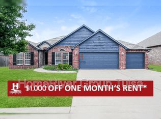 1215 E 133rd Pl, Glenpool, OK 74033