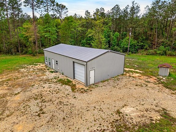 3rd image of 705 Pine Grove Rd