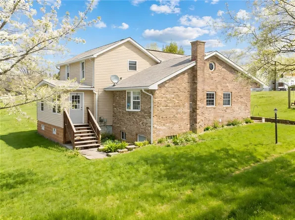 144 Double Hill Rd, Mount Pleasant, PA 15666