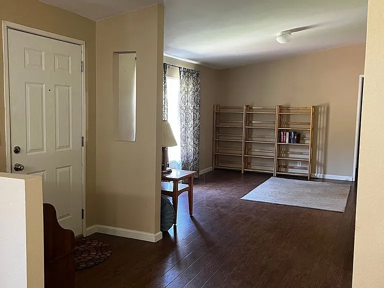 1449 Anderson Ave — Photo 4
