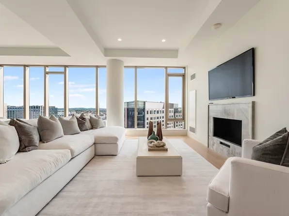 135 Seaport Blvd #Penthouse 3b, Boston, MA 02210