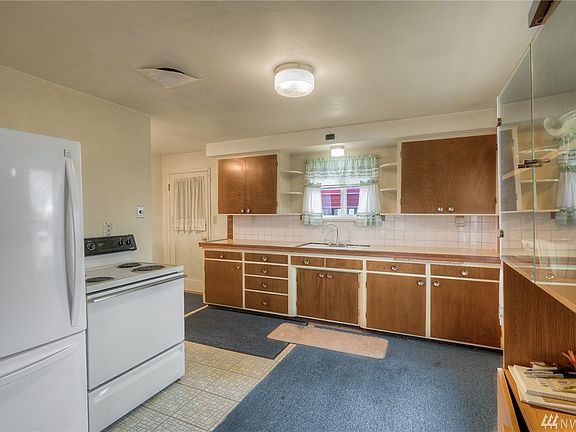5th image of 2309 99th St E