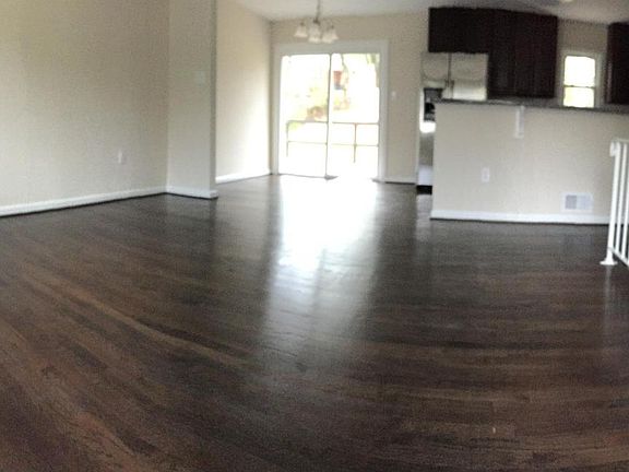 5th image of 14308 Chesterfield Dr