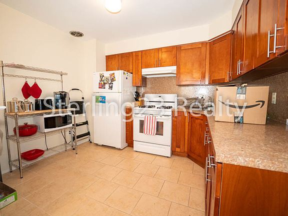5th image of 25-18 35th St #3B