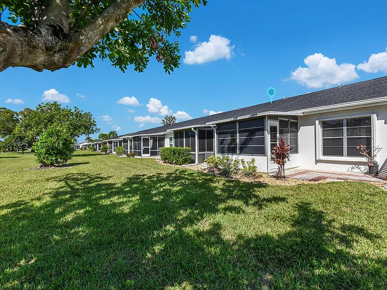 6815 Sandtrap Dr — Photo 19