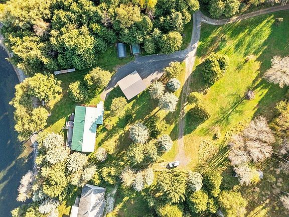 2nd image of 448 Jordan Point Road