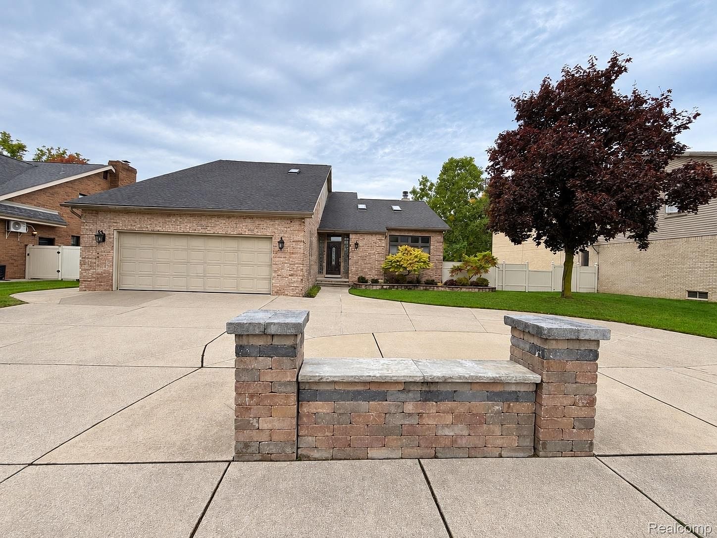 437 N Charlesworth St, Dearborn Heights, MI 48127