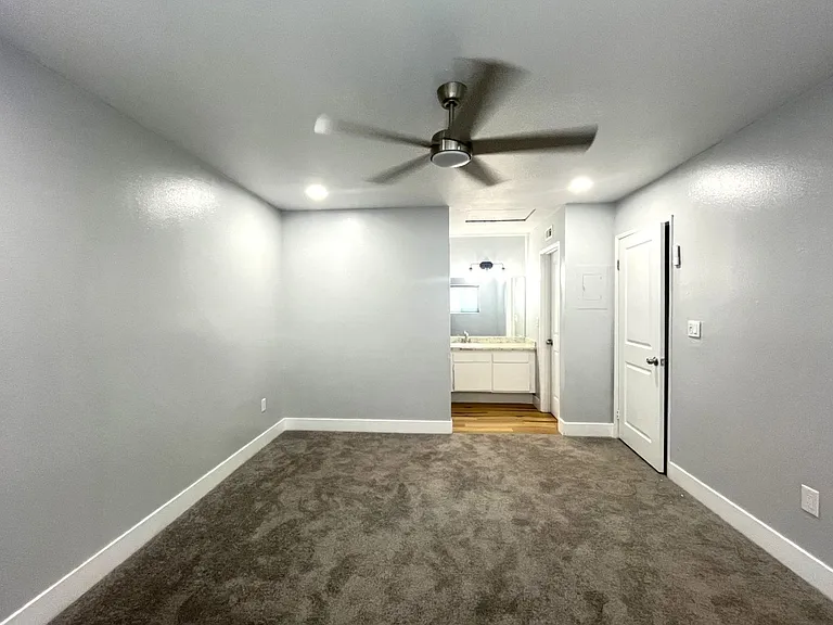 RV T 1708 — Photo 20