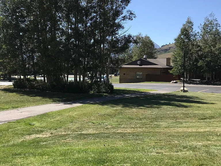 1133 Straight Creek Dr #J101 — Photo 9