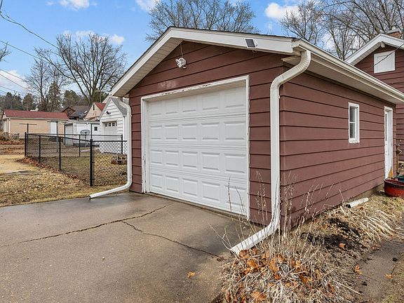 5th image of 204 Adams Pl