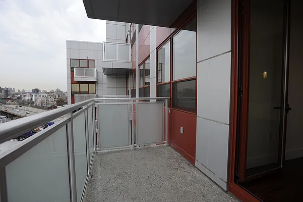 Rented by Compass | media 40