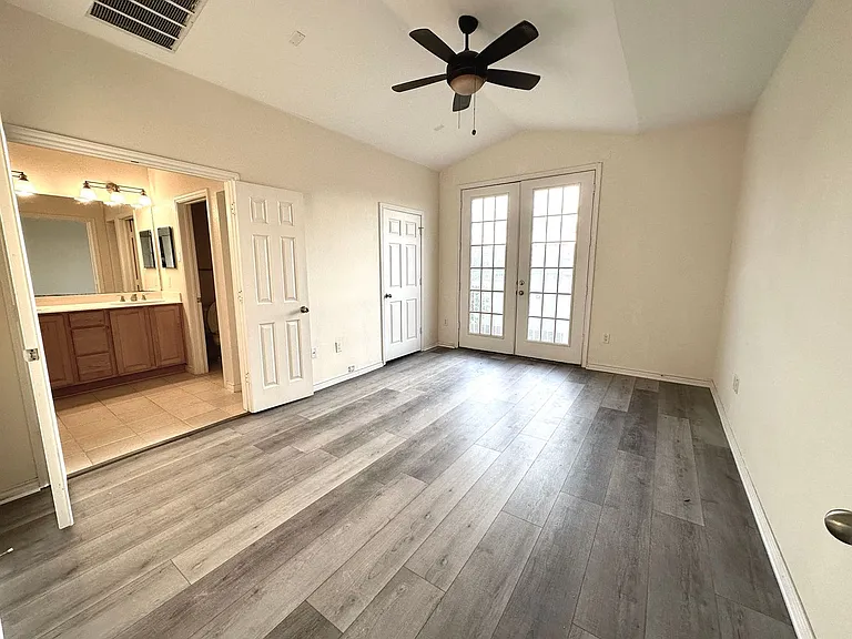 2002 Azure Pointe — Photo 19