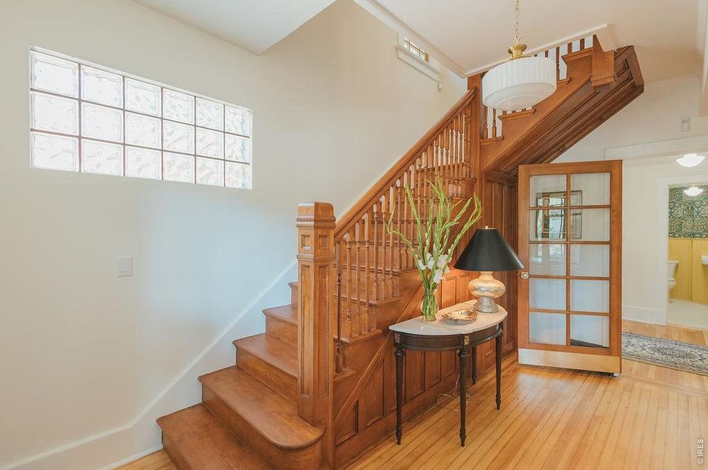 312 E Mulberry St