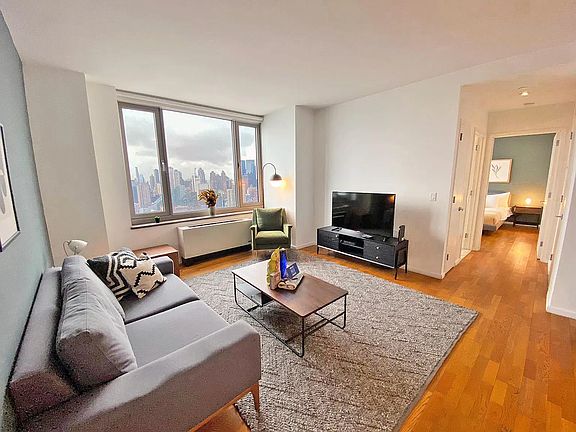 4th image of 635 W 42nd St APT 43B