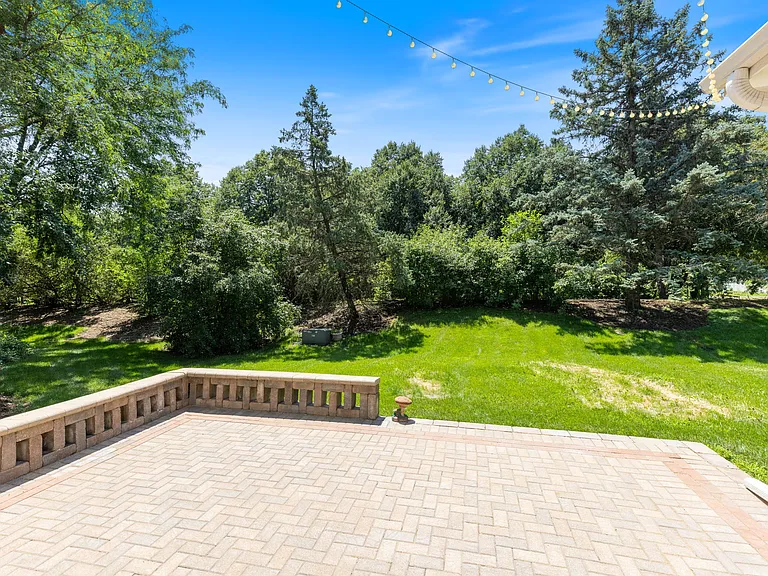 1018 Stockton Ct — Photo 8