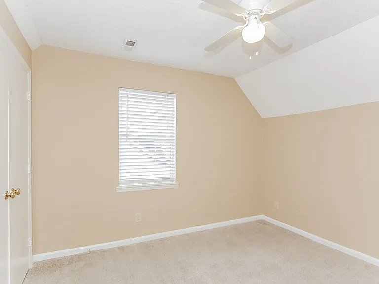 8307 Houndstooth Dr — Photo 11