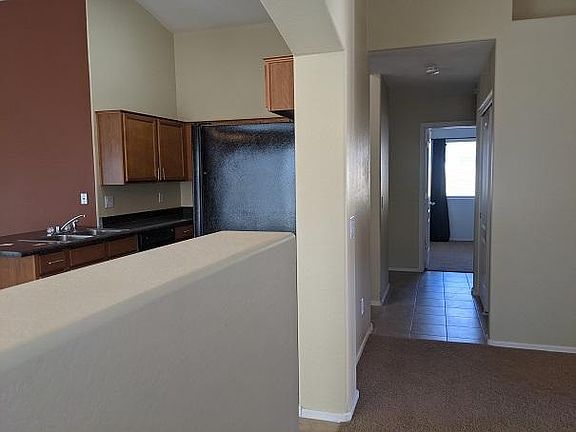 5th image of 1419 E Douglas St