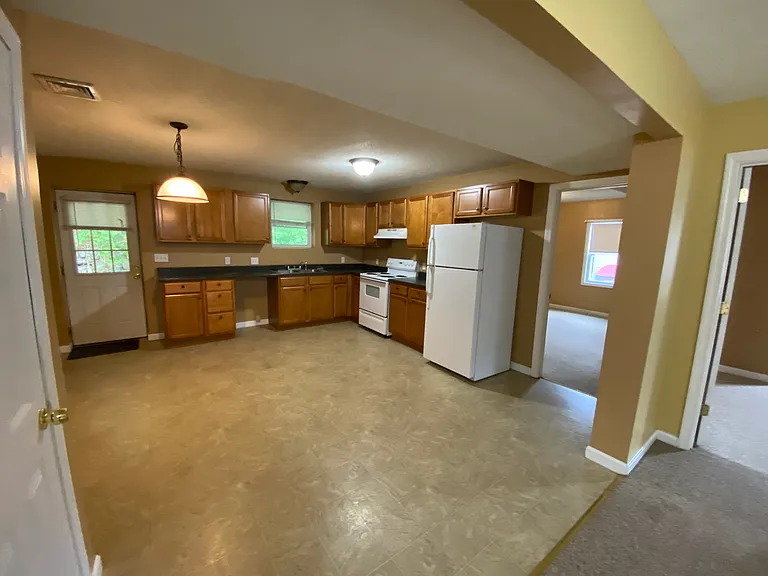 215 Main St — Photo 1