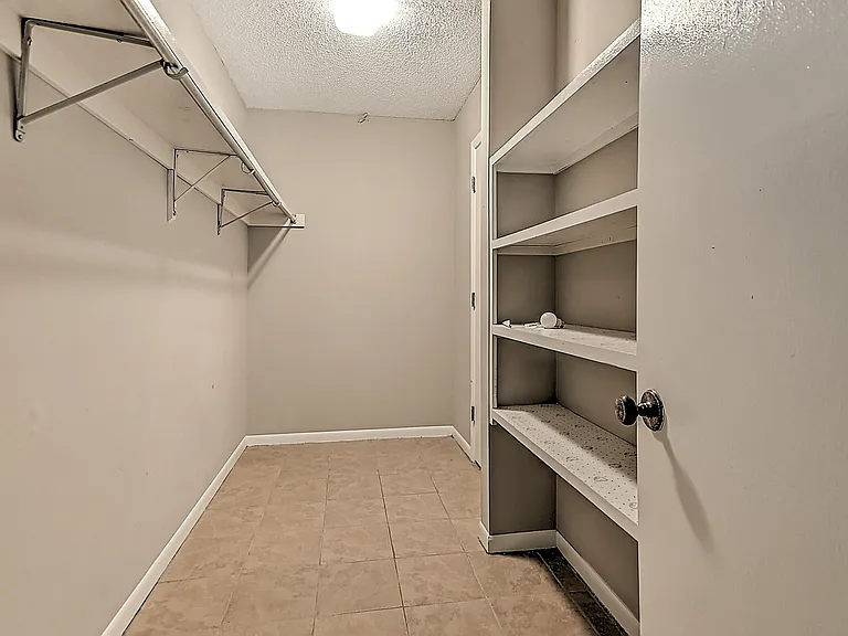 109 Beechnut St #4 — Photo 23