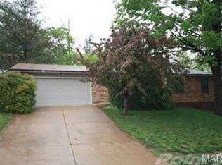 2065 Casa Blanca Dr, Arnold, MO 63010