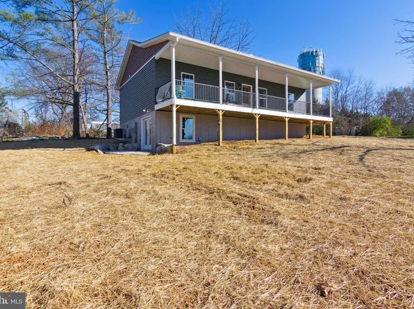 9 Sharon Dr, Boyce, VA 22620