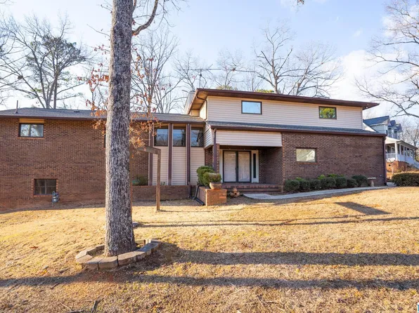 2133 Edenwood Dr, Bessemer, AL 35023