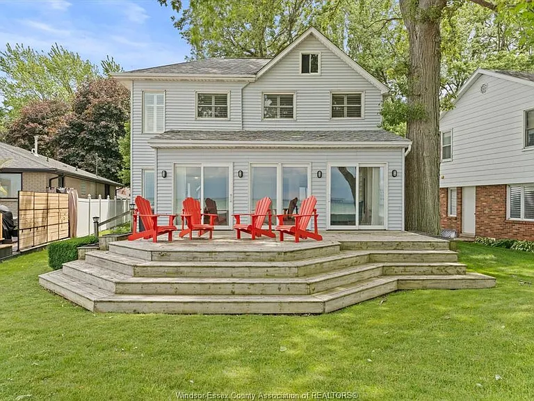 12746 Riverside Dr E — Photo 33