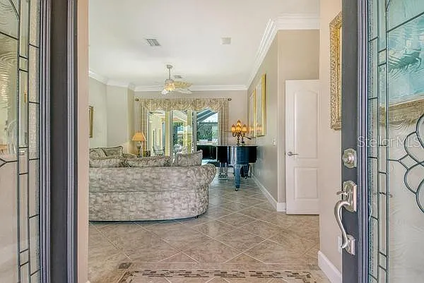 4 bed, 3.0 bath, 2546 sqft, $13,000 — Photo 3