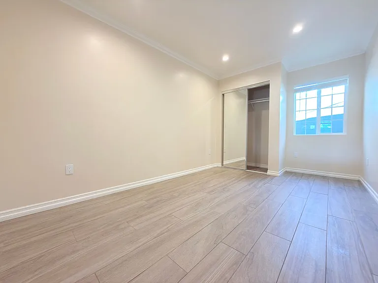 5227 Strohm Ave — Photo 9