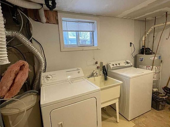 2nd image of 56 McIntyre Cres