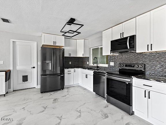 5th image of 1436 Mardrake Rd