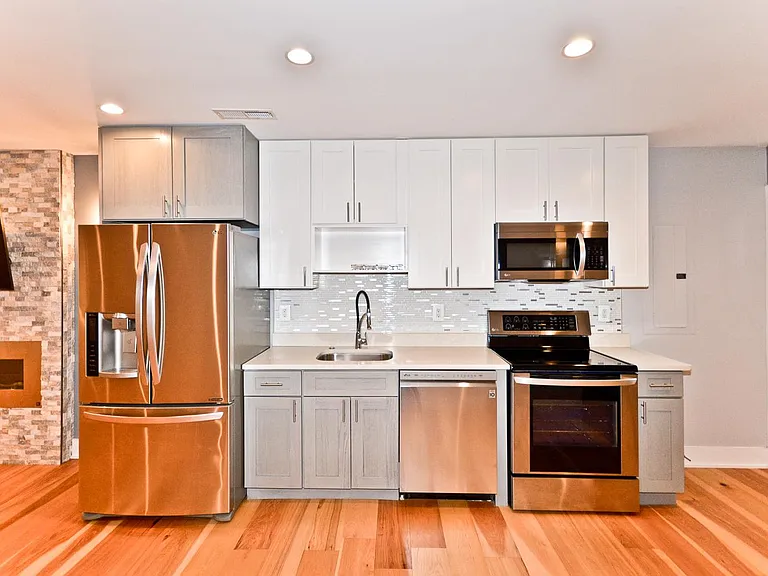 541 Quincy St NW #B — Photo 9