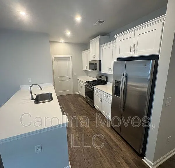 409 Mariene Dr — Photo 11