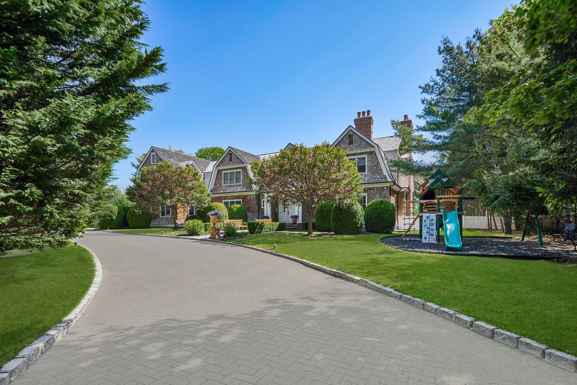 254 South Main St, Southampton, NY 11968 Out East