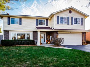 25 Mulberry Rd, Deerfield, IL 60015