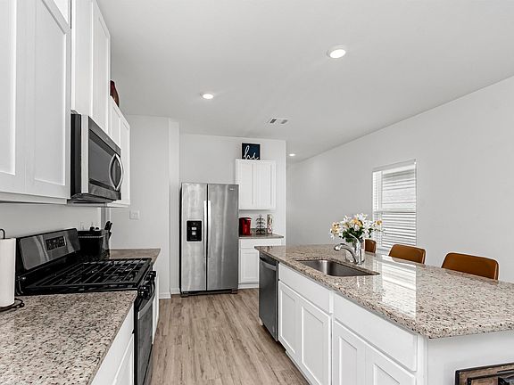 5th image of 8009 Derick Ave