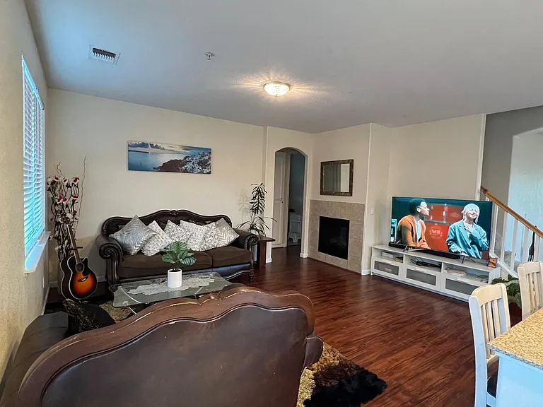 274 Altadena Cir — Photo 2