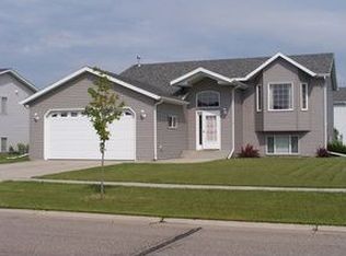 3427 8th St W, West Fargo, ND 58078