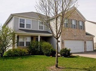 587 Gray Ave, Elburn, IL 60119