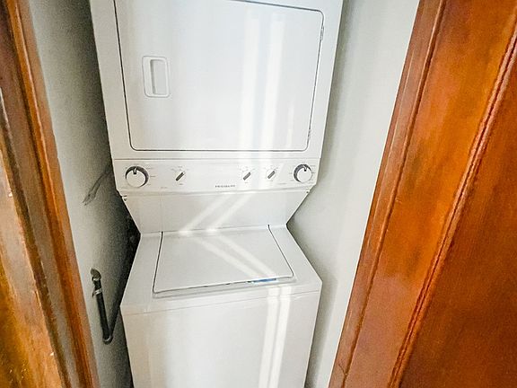 5th image of 1455 W Summerdale Ave #1677847