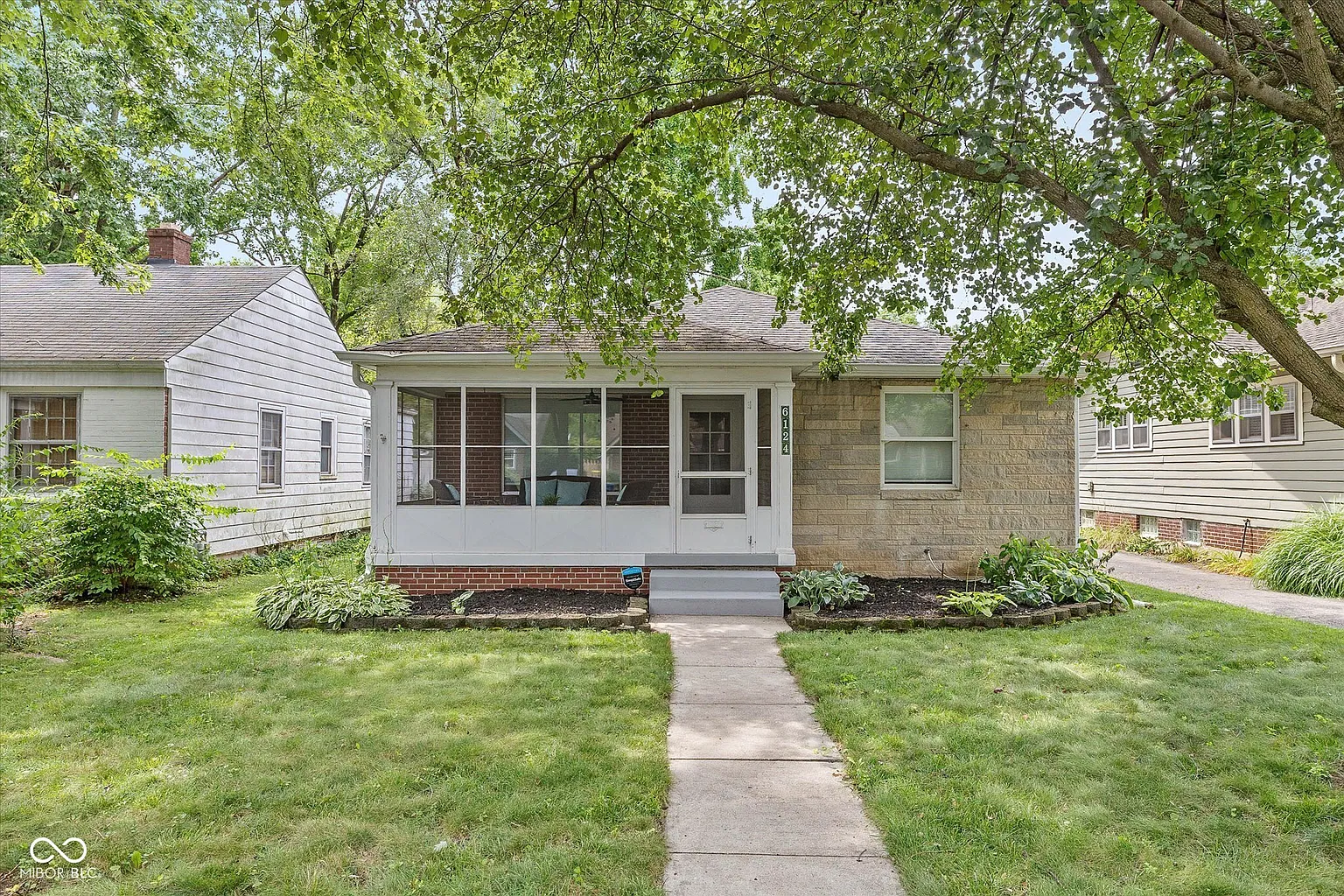 6124 Rosslyn Ave photo 1