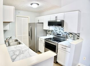 561 Napa Valley Ln APT 11, Crestview Hills, KY 41017
