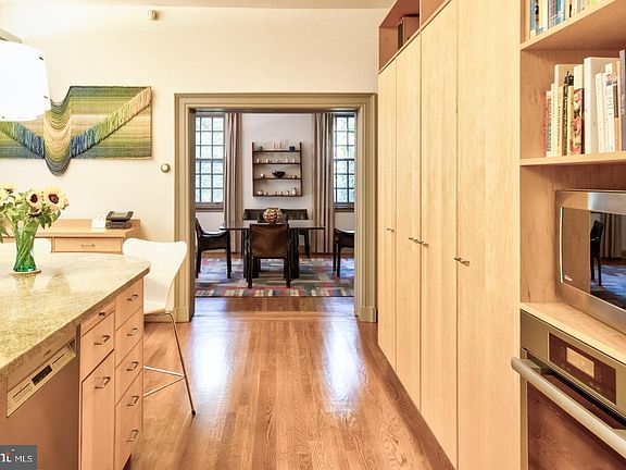 5th image of 8219 Saint Martins Ln