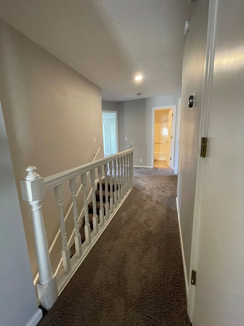Home For Rent Bellevue. — Photo 4