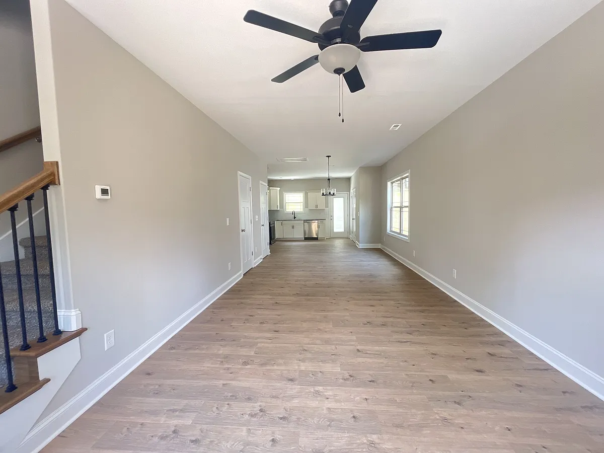 Building Photo - 48 Cave Springs Rd