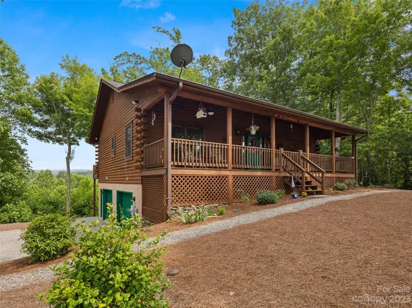 201 Staton Ridge Rd, Saluda, NC 28773